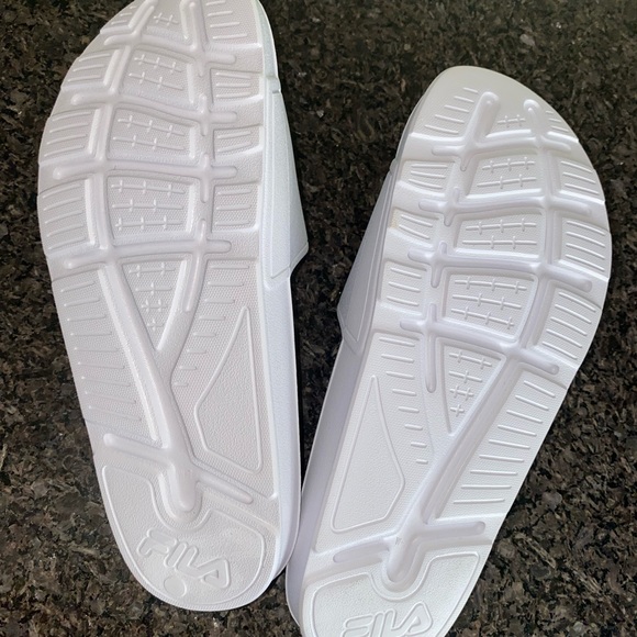 White Fila~ Slides 🤍❤️ - Picture 4 of 4